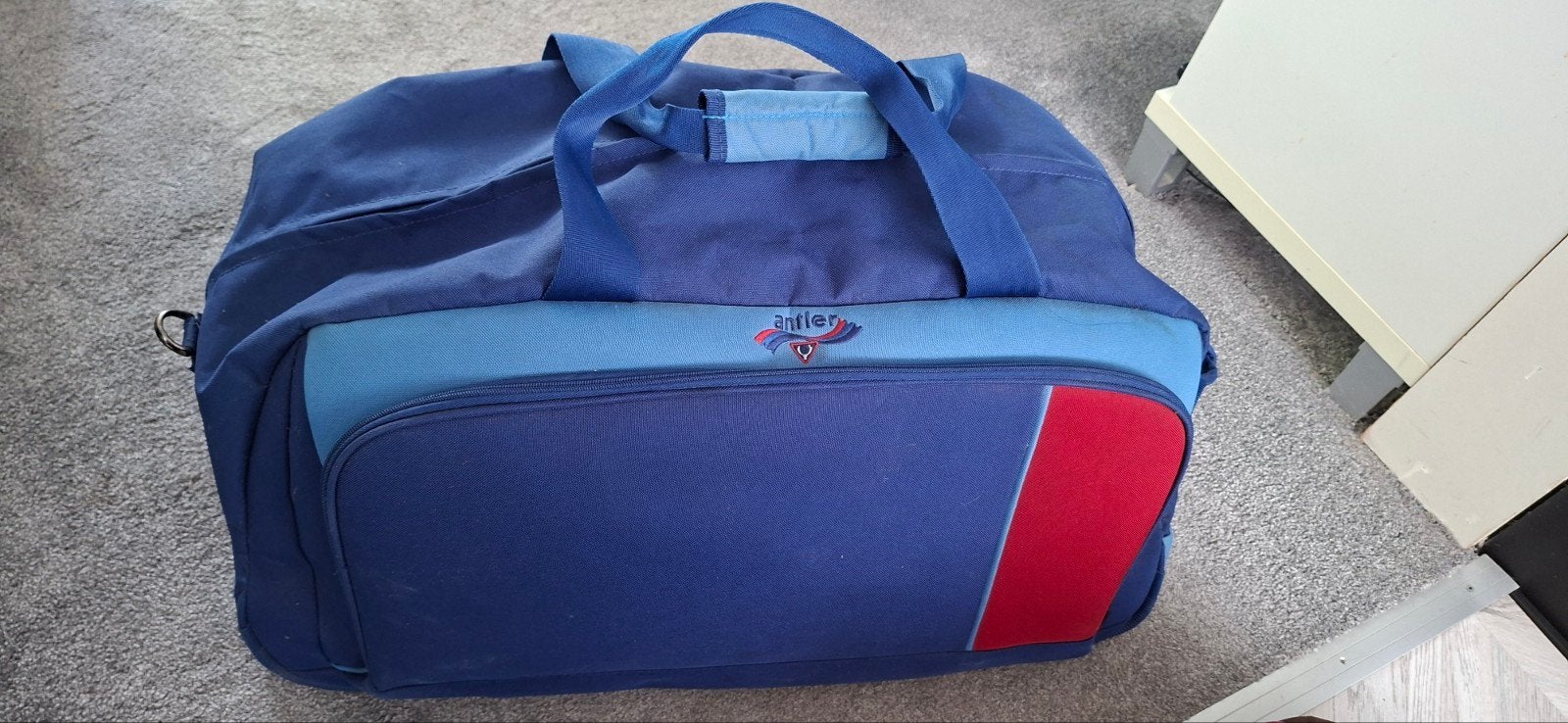 Antler Grote Sporttas op Wieltjes met Trekstang - Blauw, Ophalen of Verzenden, Zo goed als nieuw, Blauw