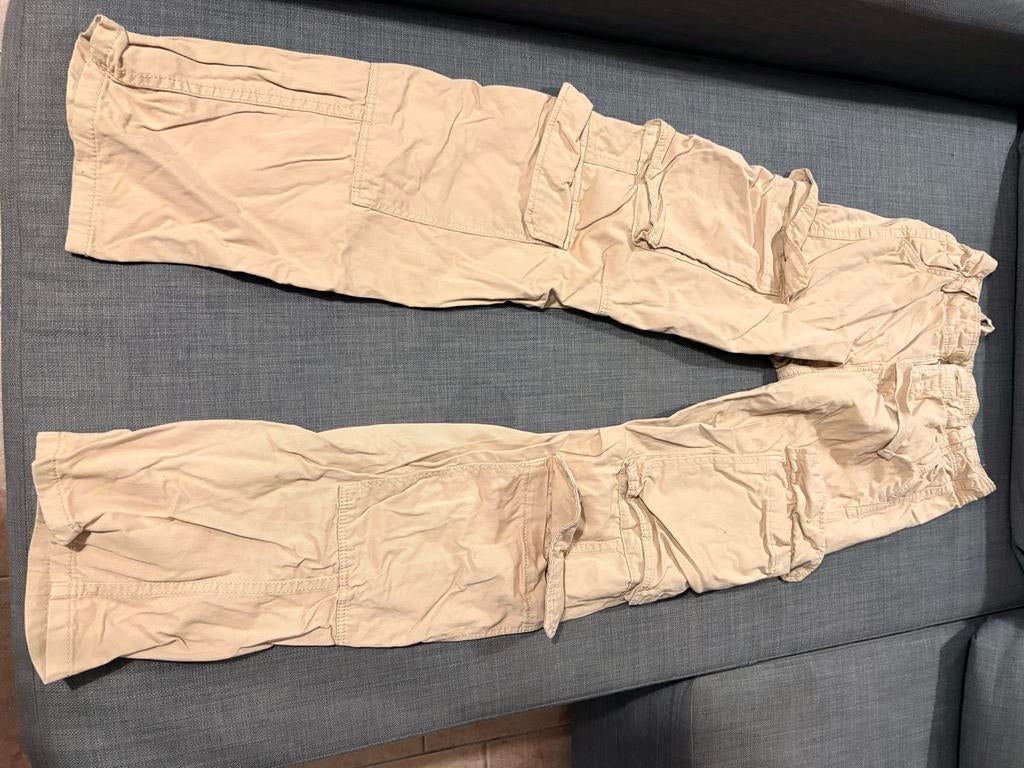Bershka Cargo Broek - Beige, Maat 34 (XS), Kleding | Dames, Broeken en Pantalons, Beige, Ophalen of Verzenden, Zo goed als nieuw