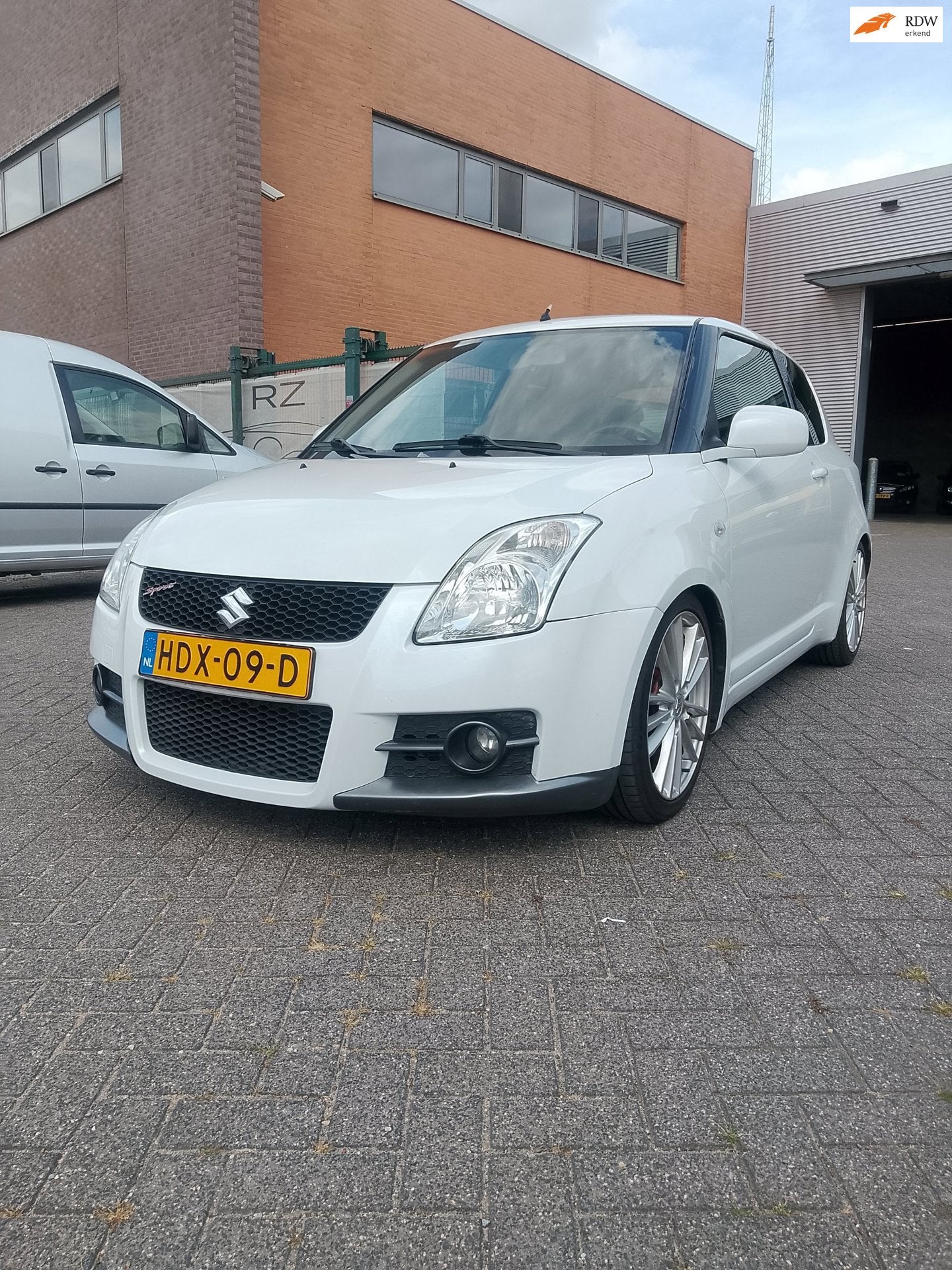 Suzuki SWIFT 1.6 Sport, Voorwielaandrijving, 1005 kg, 125 pk, 4 cilinders