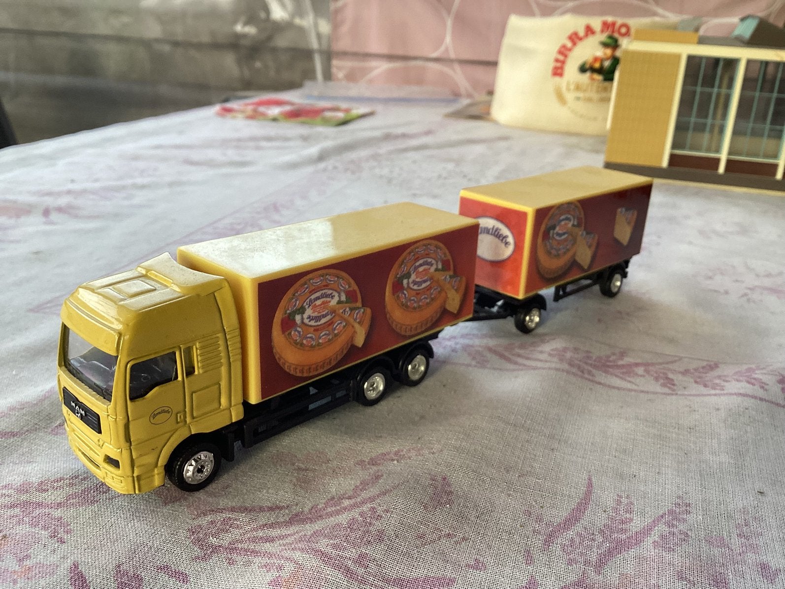 Reclame truck 1:87, Ophalen of Verzenden, Zo goed als nieuw, Bus of Vrachtwagen, Overige merken