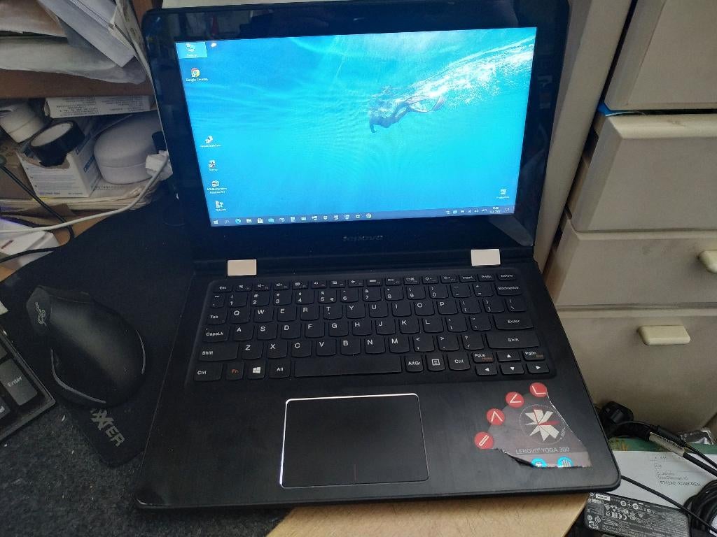 Lenovo Yoga 300 Hybride Laptop RAM 4GB SSD 250GB, 2 tot 3 Ghz, Qwerty, .lenovo, Ophalen of Verzenden