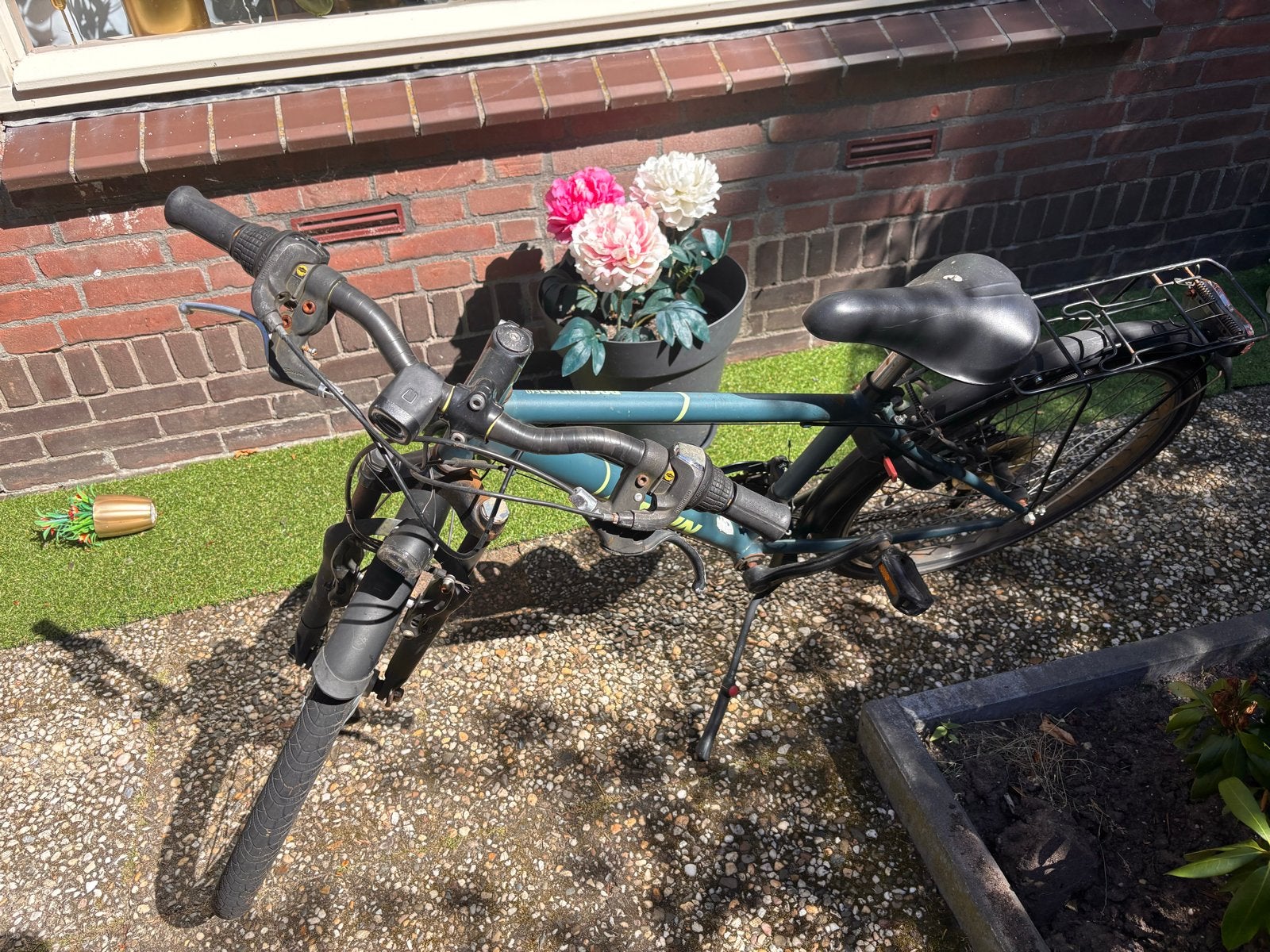 B'Twin fiets met versnellingen en bagagedrager, Fietsen en Brommers, Fietsen | Heren | Herenfietsen, Gebruikt, Velgrem, Versnellingen