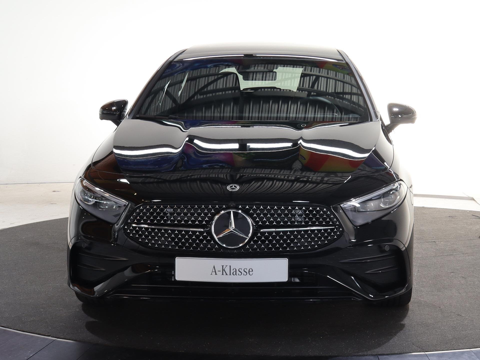 Mercedes-Benz A-klasse 180 Business Solution AMG | Panoramas, Auto's, 136 pk, 4 cilinders, Zwart, 1332 cc