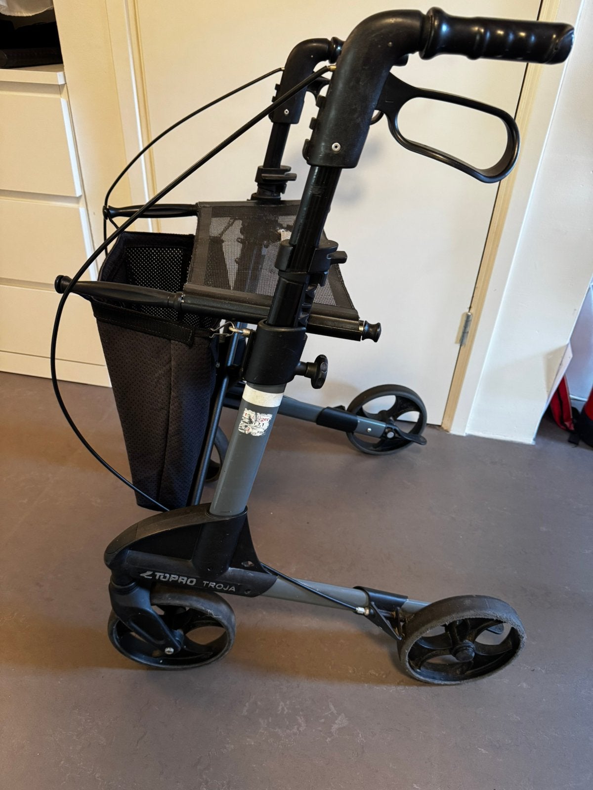 Topro Troja rollator lichtgewicht, Ophalen, Gebruikt