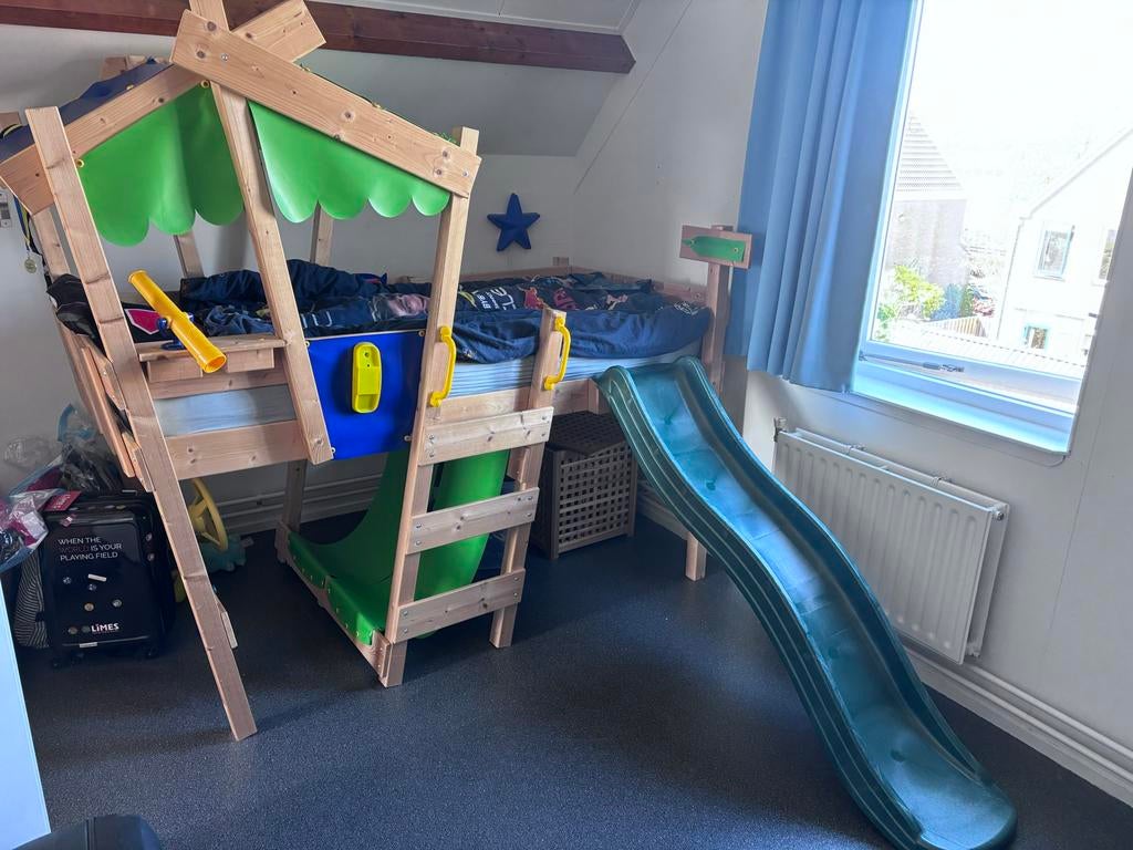 Kinderbed hoogslaper Boomhut met glijbaan, Ophalen, 85 tot 100 cm, Zo goed als nieuw, Hoogslaper of Stapelbed