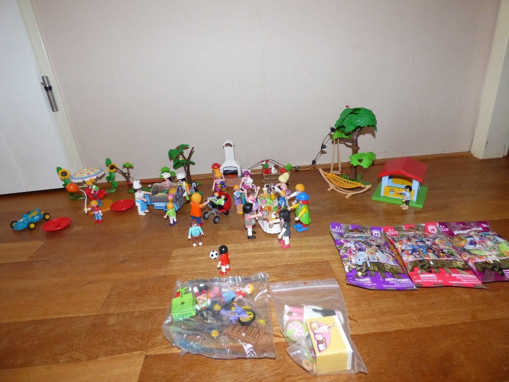Playmobil verjaardagsfeest/verkleedfeest/ijscoman/speeltuin, Kinderen en Baby's, Speelgoed | Playmobil, Ophalen of Verzenden, Zo goed als nieuw