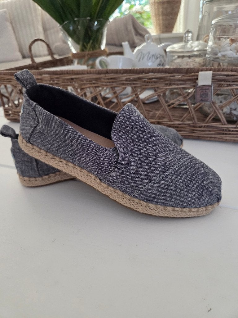 Nieuw   toms   instappers  mt 37, Instappers, Nieuw, Ophalen of Verzenden, Toms