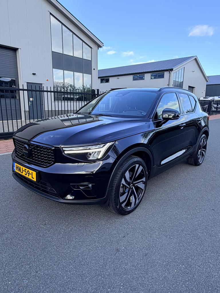 Volvo XC40 B4|Ultimate Dark|Facelift|Pano|Memory|2022|BTW’er, 4 cilinders, Zwart, SUV of Terreinwagen, Te koop