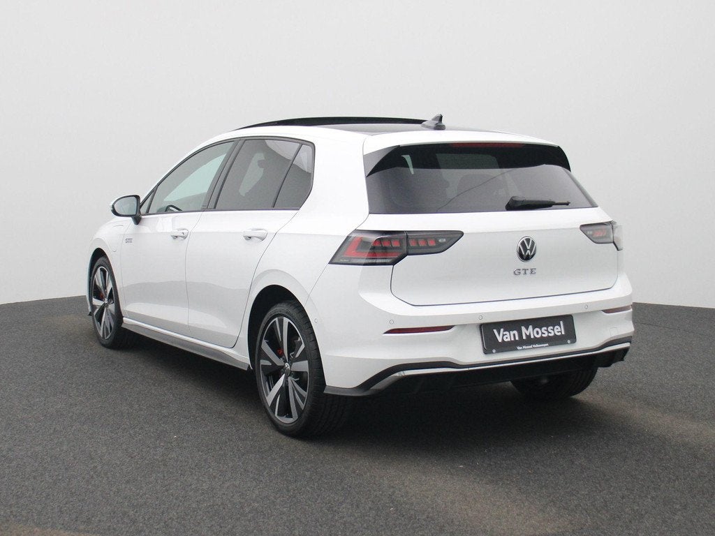 Volkswagen Golf 1.5 eHybrid GTE 272 PK| Panoramadak | Head-U, 12 maanden, Stof, 4 cilinders, Plug-in hybride