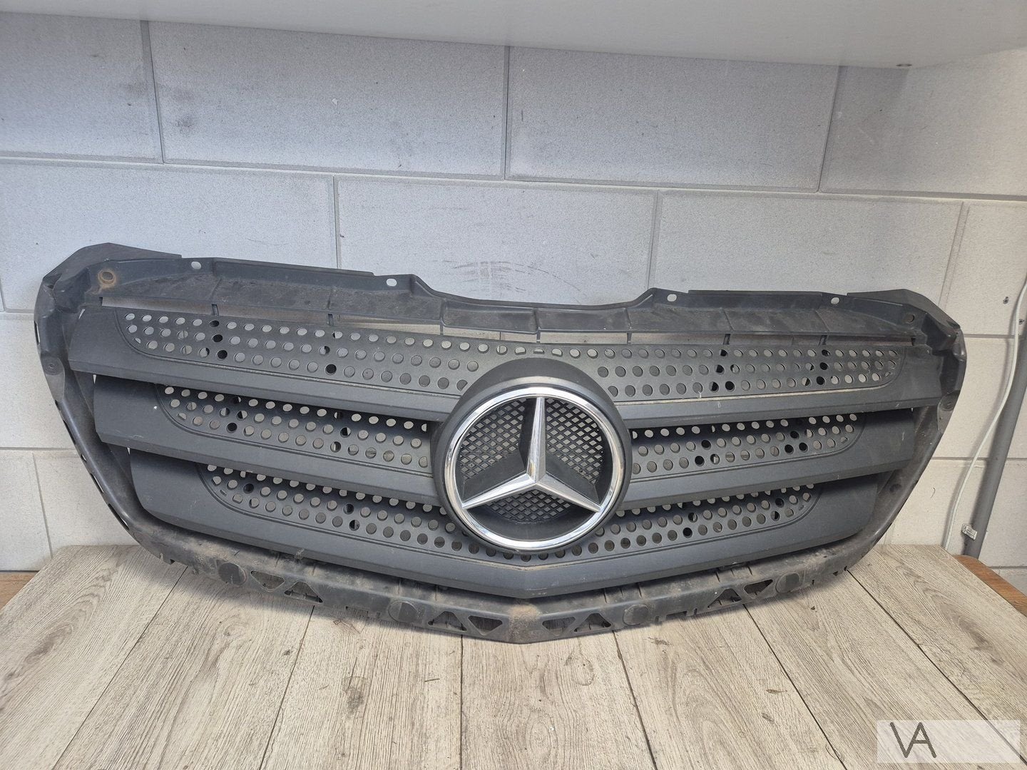 Grille van Mercedes Sprinter W906 FACELIFT a9068880523 €75, Gebruikt, -, Ophalen of Verzenden, -