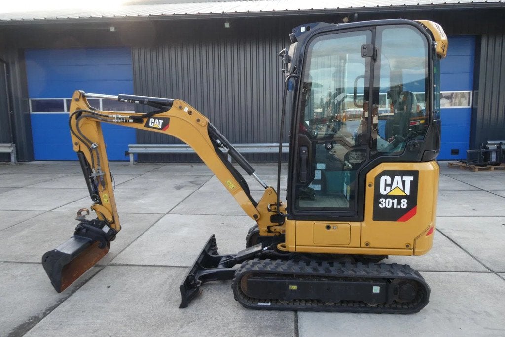 Caterpillar 301.8 (bj 2019), Zakelijke goederen, Graafmachine