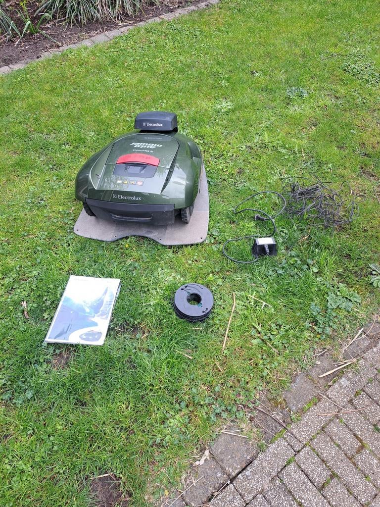 Electrolux Automower robotmaaier, Tuin en Terras, Robotmaaiers, Gebruikt, Meer dan 25 cm, Ophalen