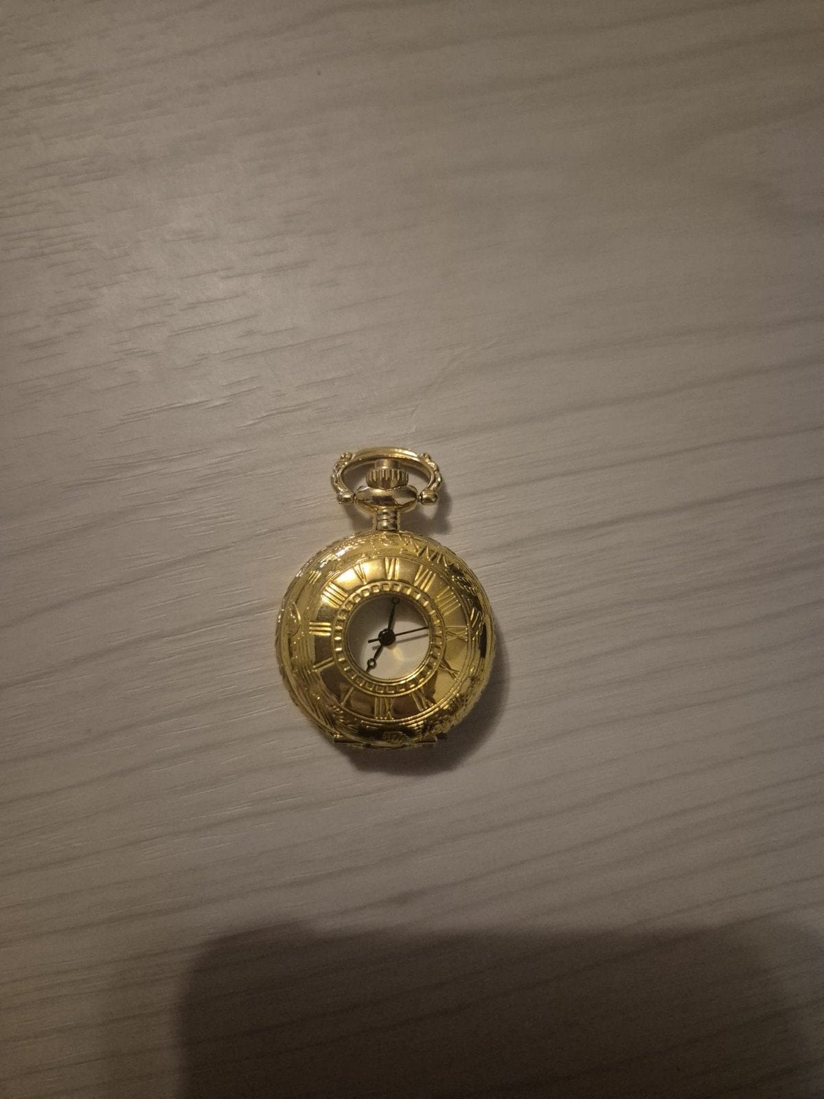 Gouden Zakhorloge met Gedetailleerde Gravures, Sieraden, Tassen en Uiterlijk, Overige merken, Overige materialen, Zakhorloge, Verguld
