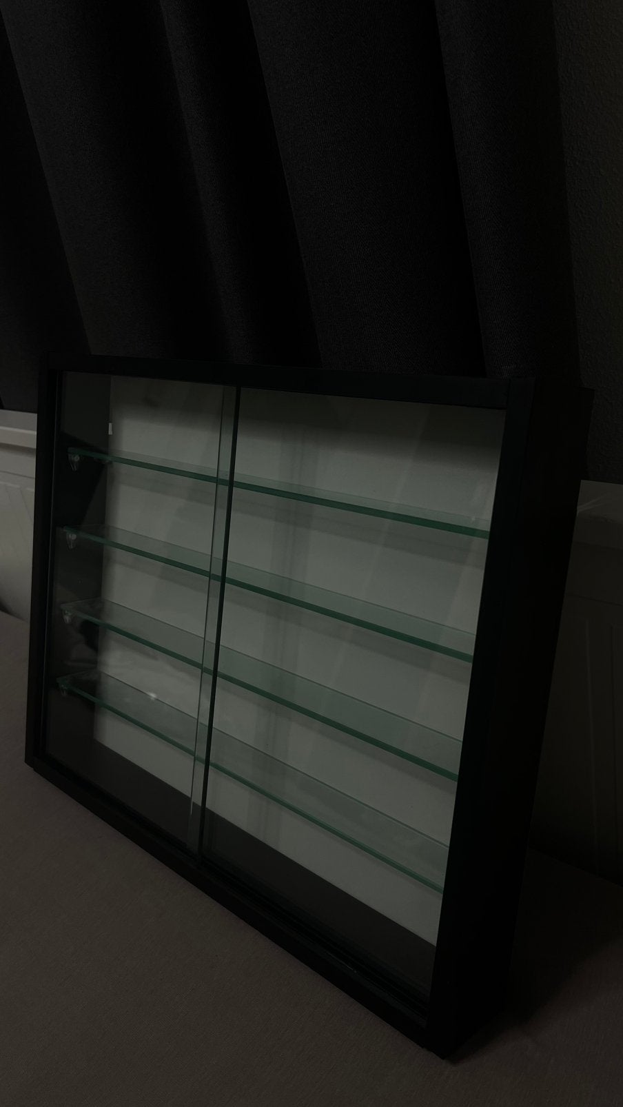 Hangend/staande Vitrinekast, Ophalen, Glas, 50 tot 100 cm, Zo goed als nieuw