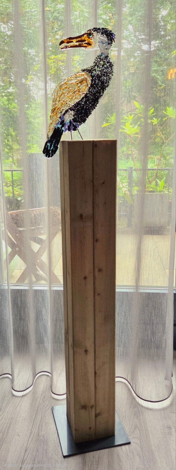 Glazen Aalscholver op Houten Pilaar - 115 cm, Glas, Ophalen of Verzenden, Beeld, Vogel