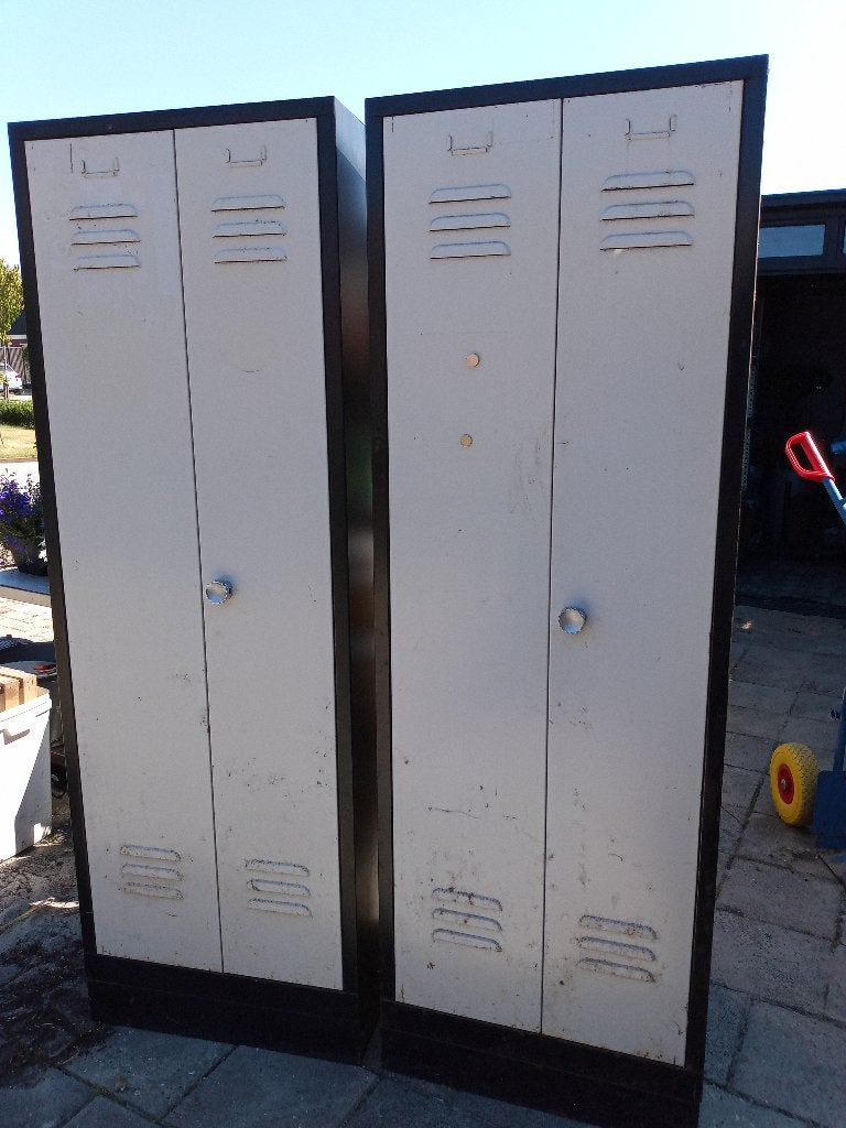 locker kasten 2 stuks, Ophalen, Gebruikt