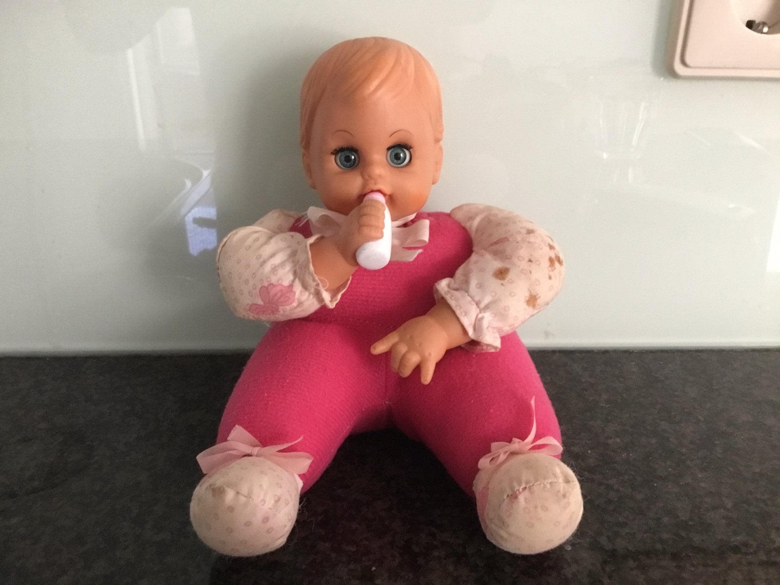 Vintage lappenpop, rag doll, vinyl hoofd en slaapogen, Ophalen of Verzenden, Zo goed als nieuw, Pop