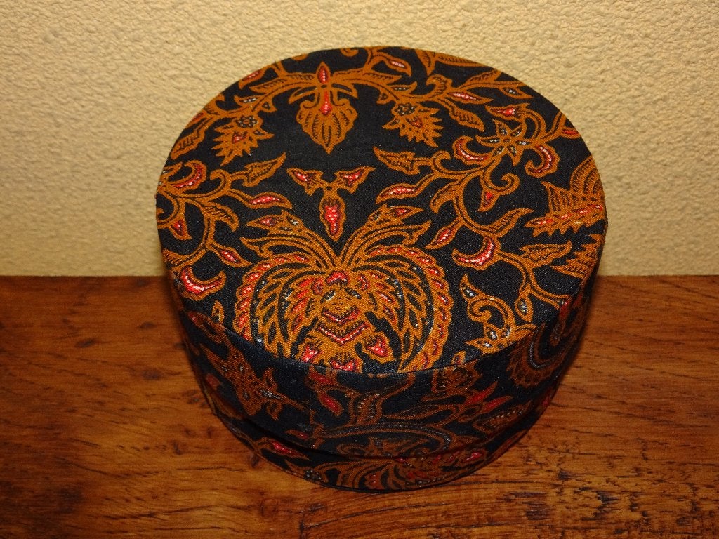 Rond met batik bekleed doosje (doorsnee 10 cm), Ophalen of Verzenden, Nieuw