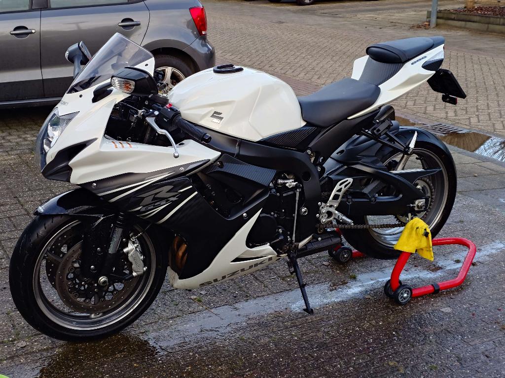 Suzuki GSX-R600 – Dealeronderhouden | Yoshimura R-11 | S23, Sportuitlaat, Occasion, 4 cilinders, Motorrijbewijs A