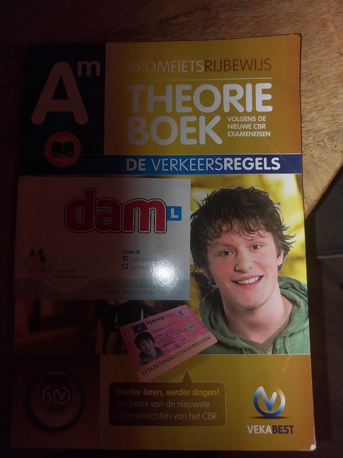 Bromfietsrijbewijs Theorieboek - CBR Examenrichtlijn, Boeken, Ophalen of Verzenden, Zo goed als nieuw, Overige niveaus, Vekabest