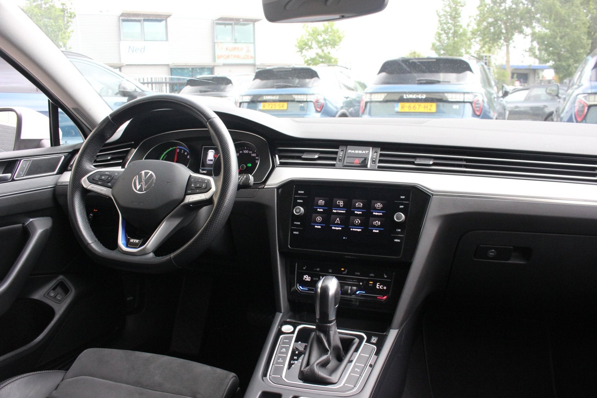 Volkswagen Passat Variant 1.4 TSI PHEV GTE Business | Trekha, Gebruikt, 4 cilinders, Wit, Automatische klimaatregeling