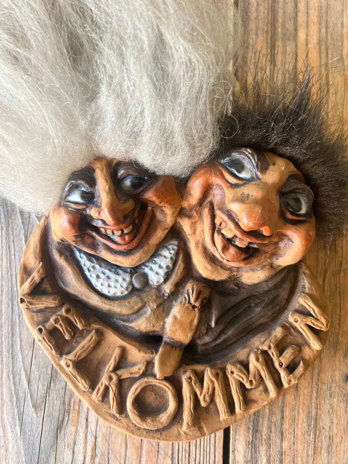Mooie Zeldzame Troll Welkomstbord “Velkommen” uit Noorwegen, Scandinavisch, Ophalen of Verzenden, Zo goed als nieuw, Wandbord of Wandpaneel
