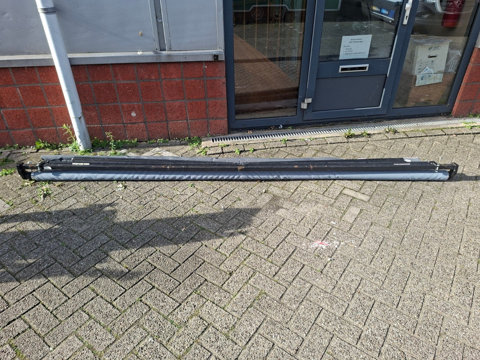 zwart zonnescherm met knikarmen, 3.50m, 150 tot 300 cm, Ophalen of Verzenden, Gebruikt, Knikarmscherm