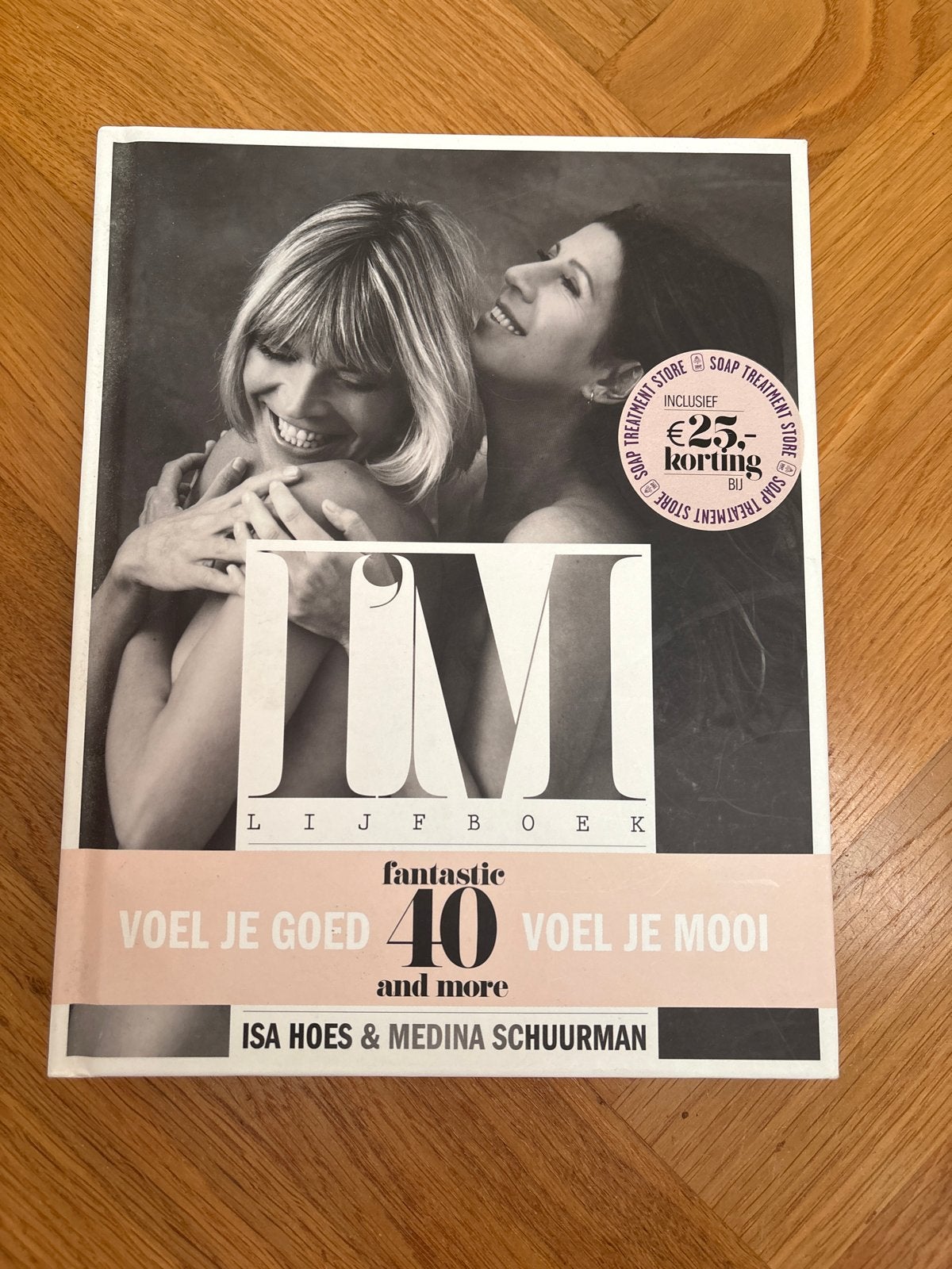 I'M Lijfboek: Voel je goed, voel je mooi - Isa Hoes & Medina, Ophalen of Verzenden, Zo goed als nieuw, Gezondheid en Conditie