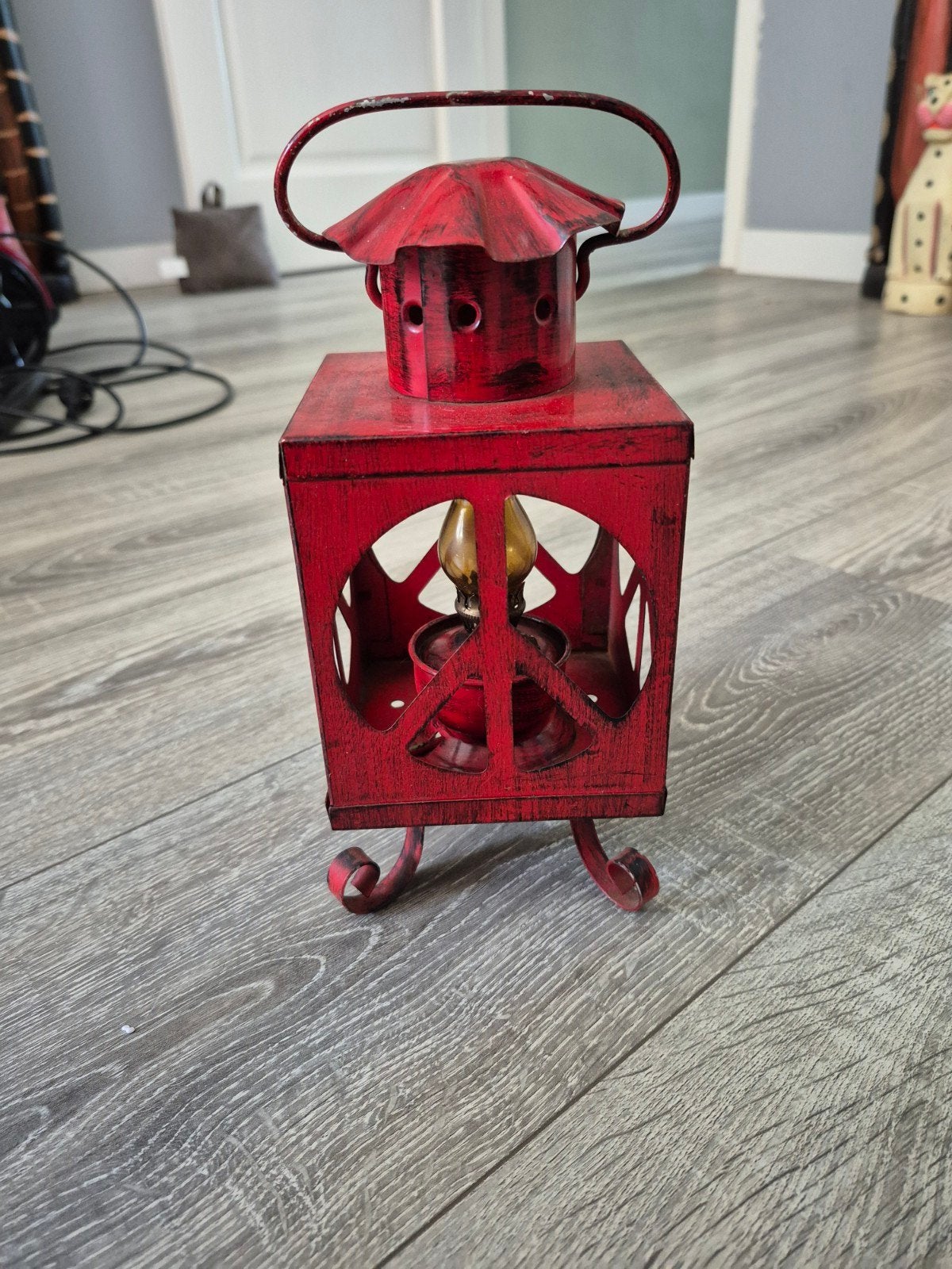 Rode metalen lantaarn met vredesteken, Vintage, Gebruikt, Ophalen of Verzenden, Metaal