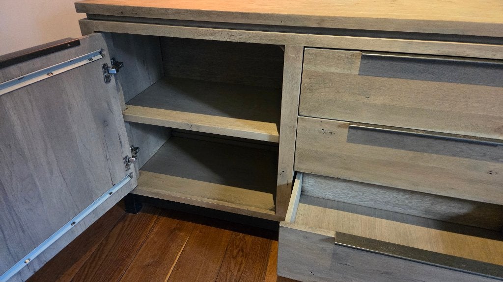 Foto 5 van Dressoir - geborsteld robuust eiken