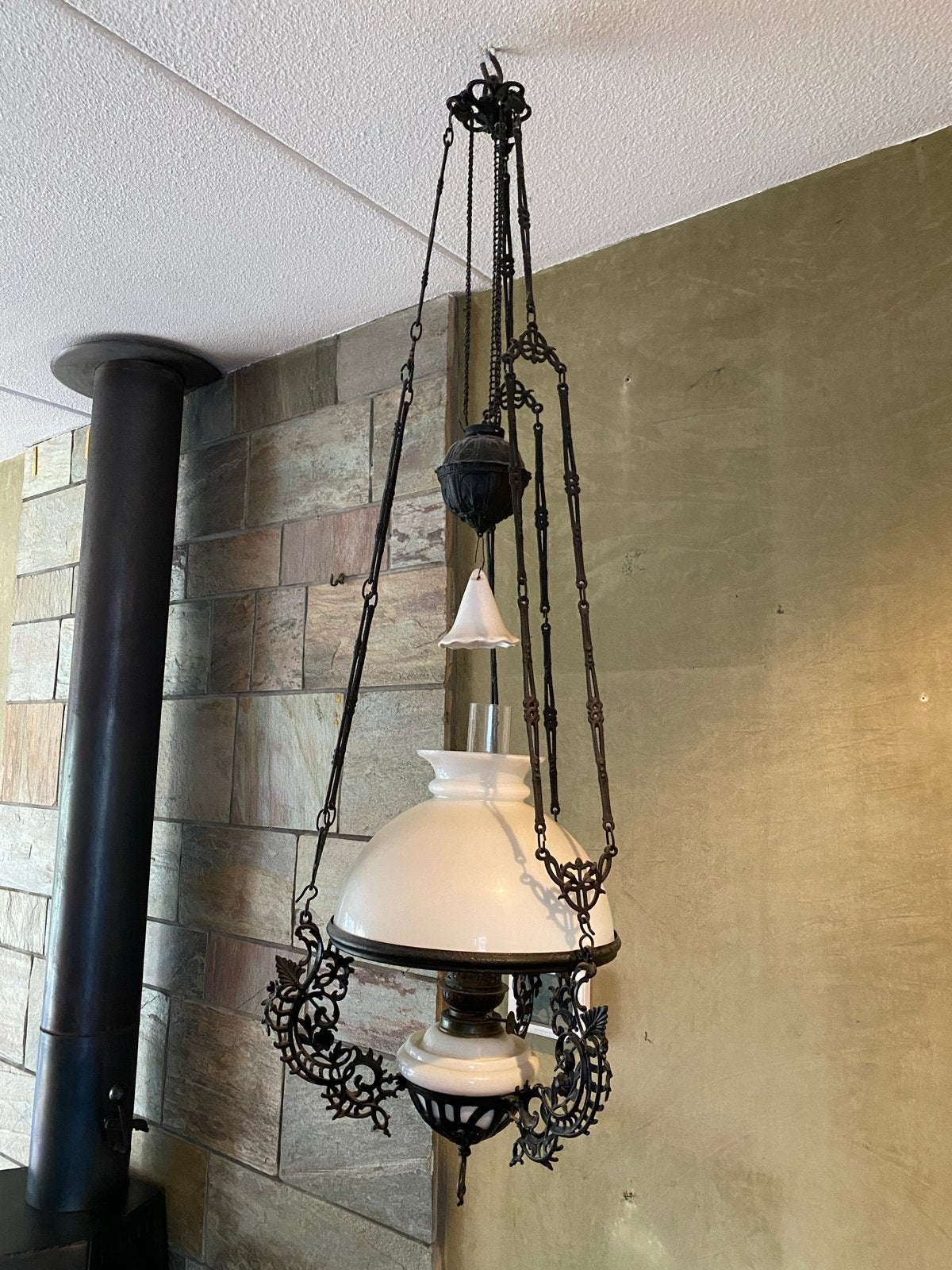 Antieke Hangende Olielamp - Charmante Verlichting, Ophalen of Verzenden