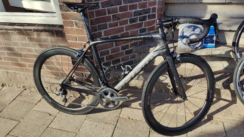 Sensa Giulia G2 | Ultegra | Hunt Carbon wielen |, 28 inch, Gebruikt, Velgrem, Meer dan 20 versnellingen
