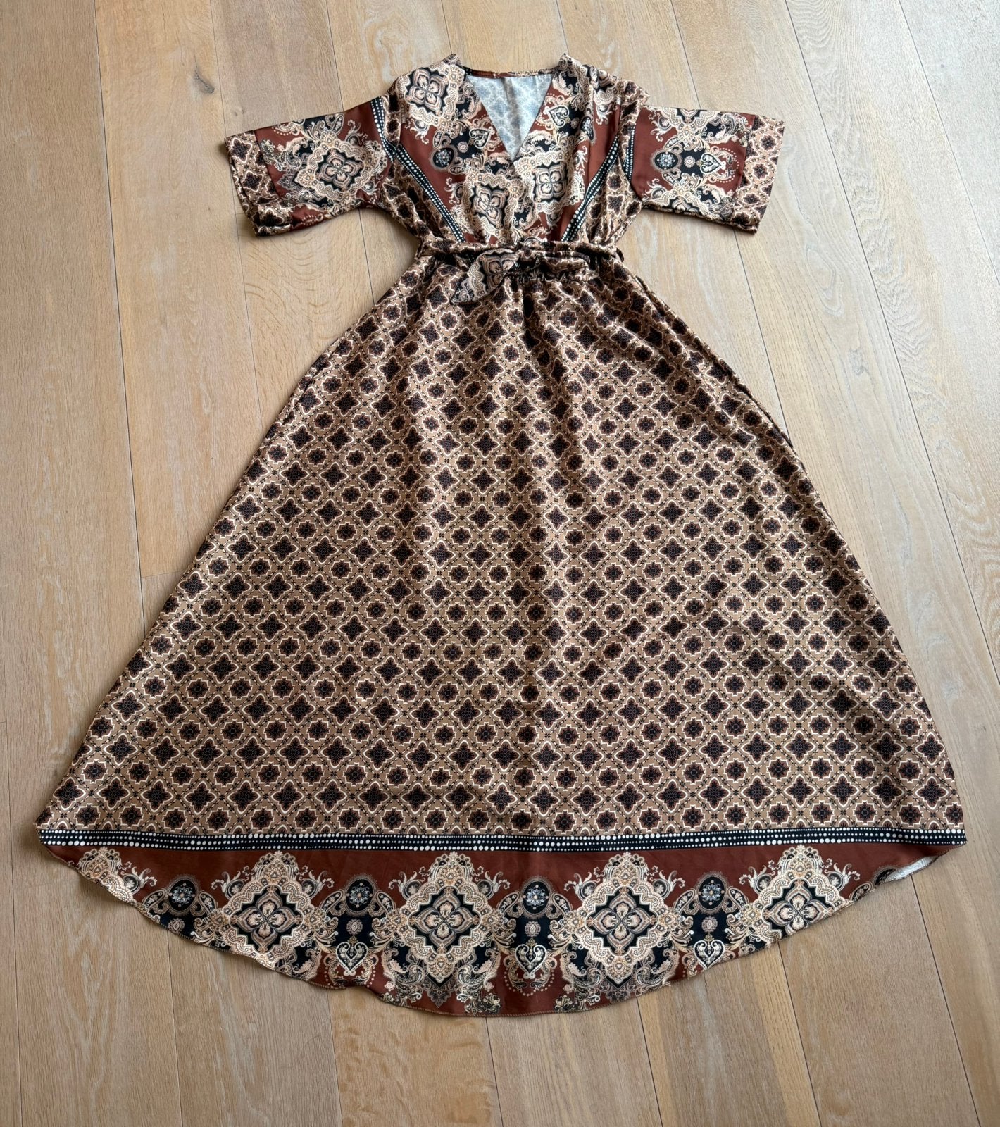 Lange jurk van Royal Belle Di DW Design maat M, Kleding | Dames, Maat 38/40 (M), Meerkleurig, Ophalen of Verzenden, Zo goed als nieuw