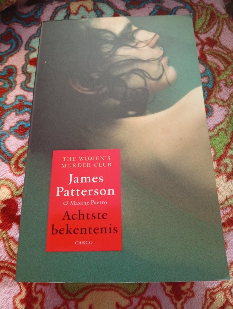 Achtste Bekentenis  ' James Patterson, Ophalen of Verzenden, Zo goed als nieuw, James Patterson