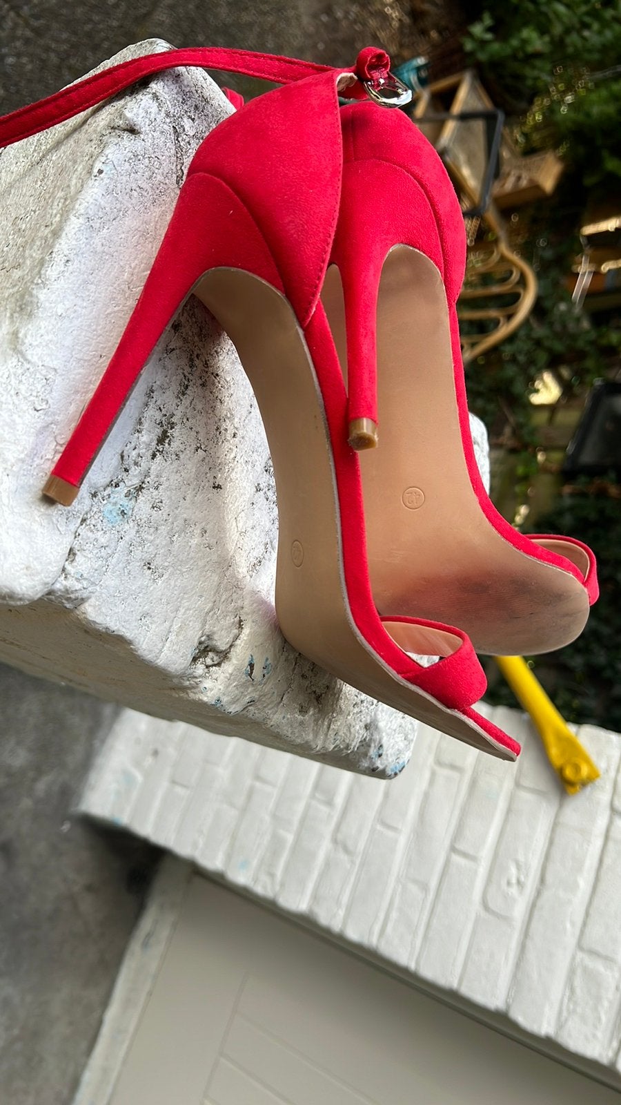 Pumps rood maat 41 / 42, Ophalen of Verzenden, Zo goed als nieuw, Rood