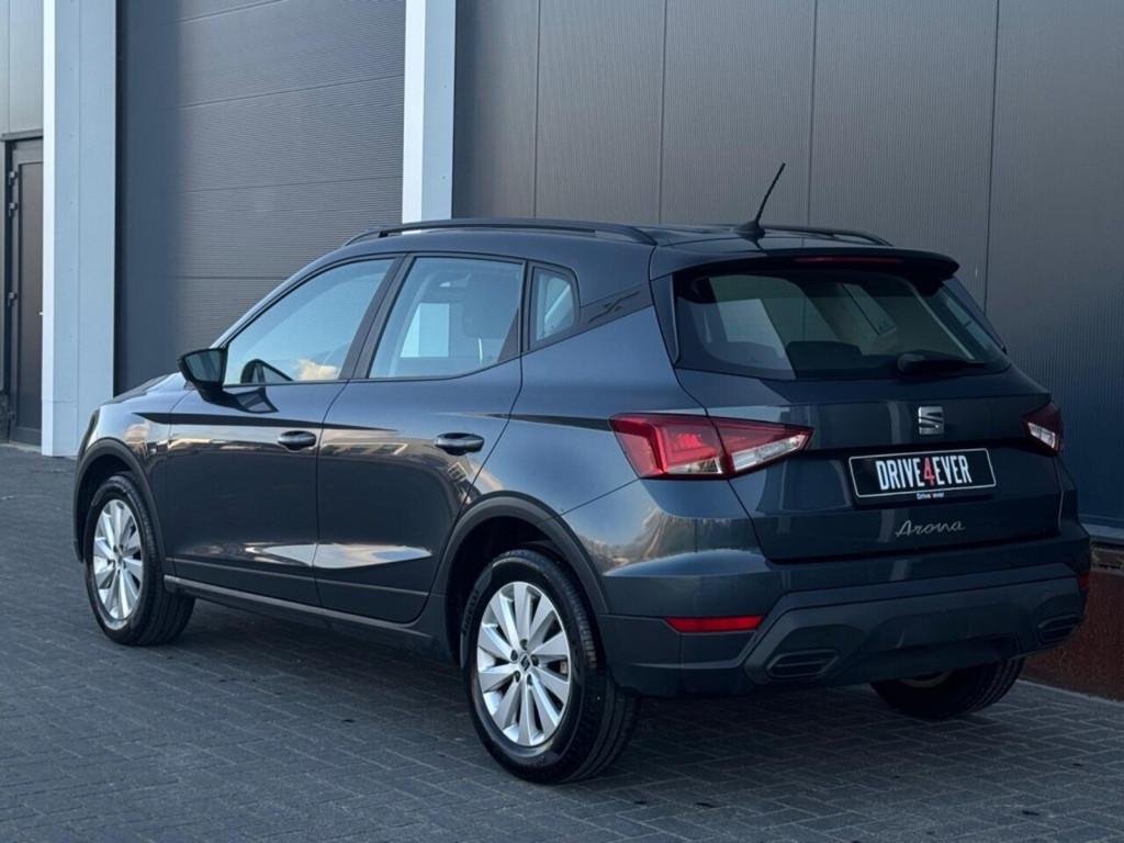 SEAT Arona 1.0 TSI Style DSG APPLE CARPLAY PDC LED SPORTVELG, Auto's, Seat, Automaat, Gebruikt, Arona, Parkeersensor
