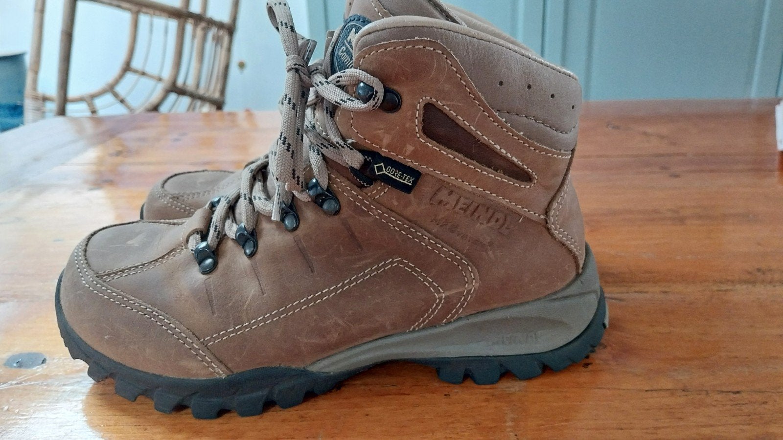 Meindl comfort fit wandel/ berg schoen. Maat 37,5/ 4,5. Brui, Sport en Fitness, Bergsport en Wandelen, Ophalen of Verzenden, Zo goed als nieuw