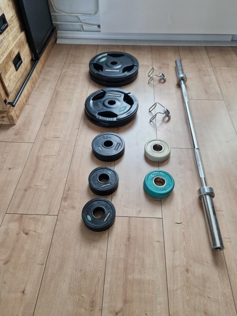 63kg olympische gewichten en halterstang 150cm, Sport en Fitness, Fitnessmaterialen, Ophalen, Zo goed als nieuw