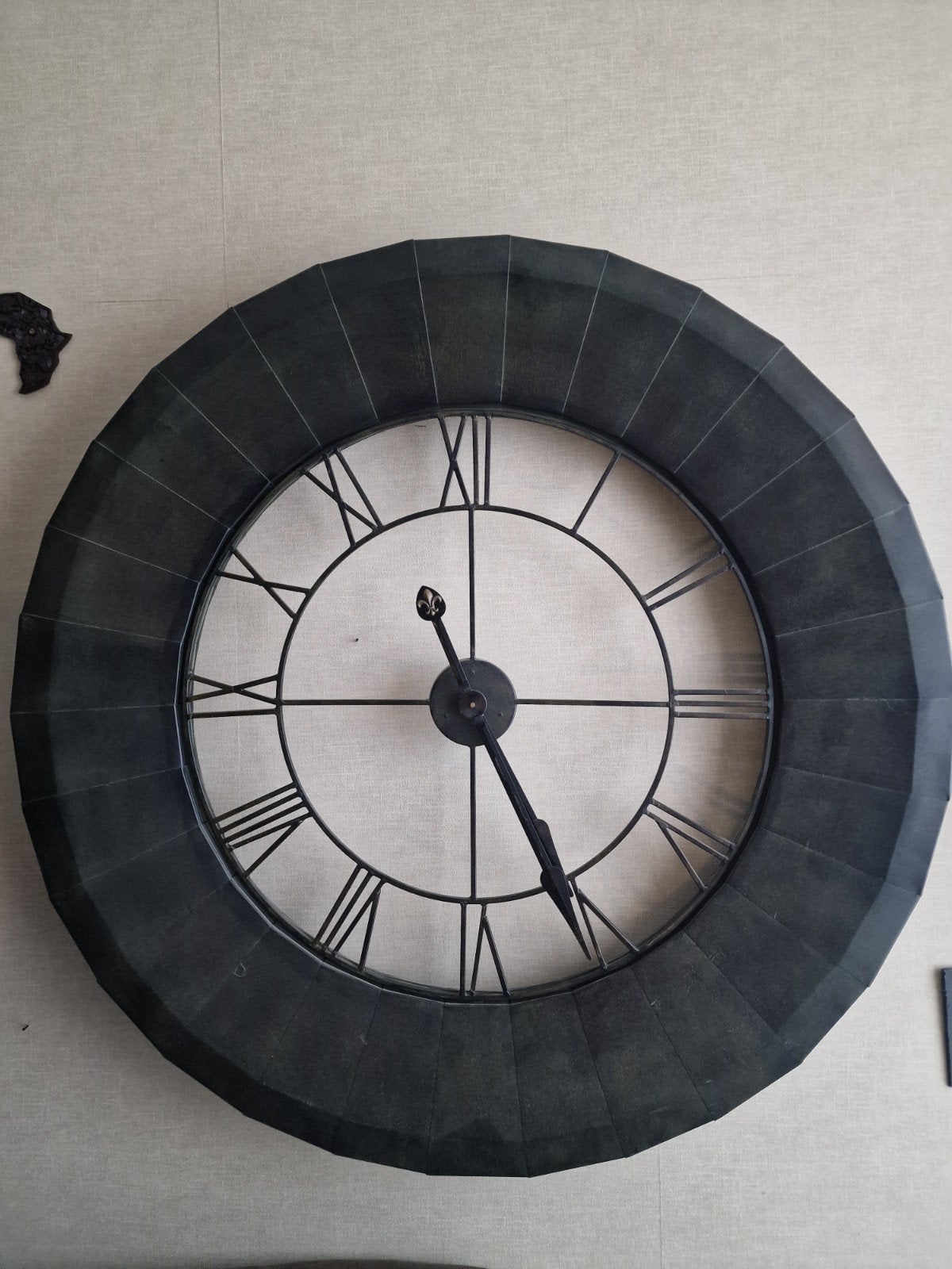 Grote Zwarte Wandklok met Romeinse Cijfers, Ophalen, Wandklok, Vintage, Analoog