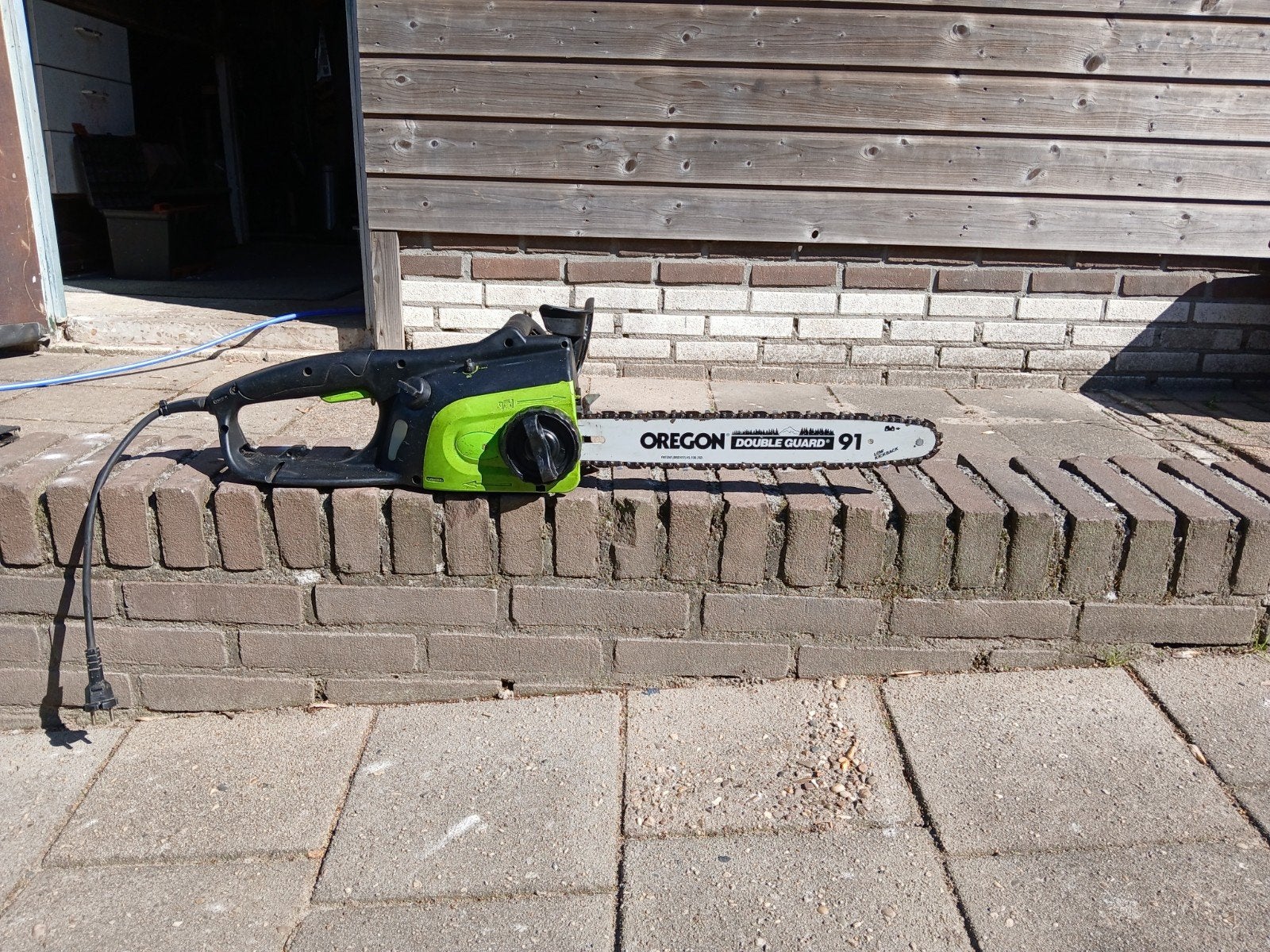 keting zaag alektries, Ophalen