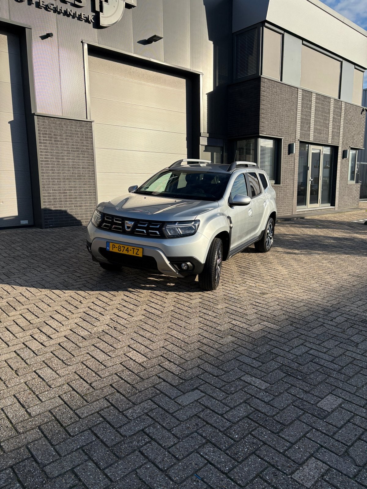 Dacia Duster 1.0 Tce 100pk Bi-fuel 4x2 2022 trekhaak, Voorwielaandrijving, Stof, Duster, 100 pk