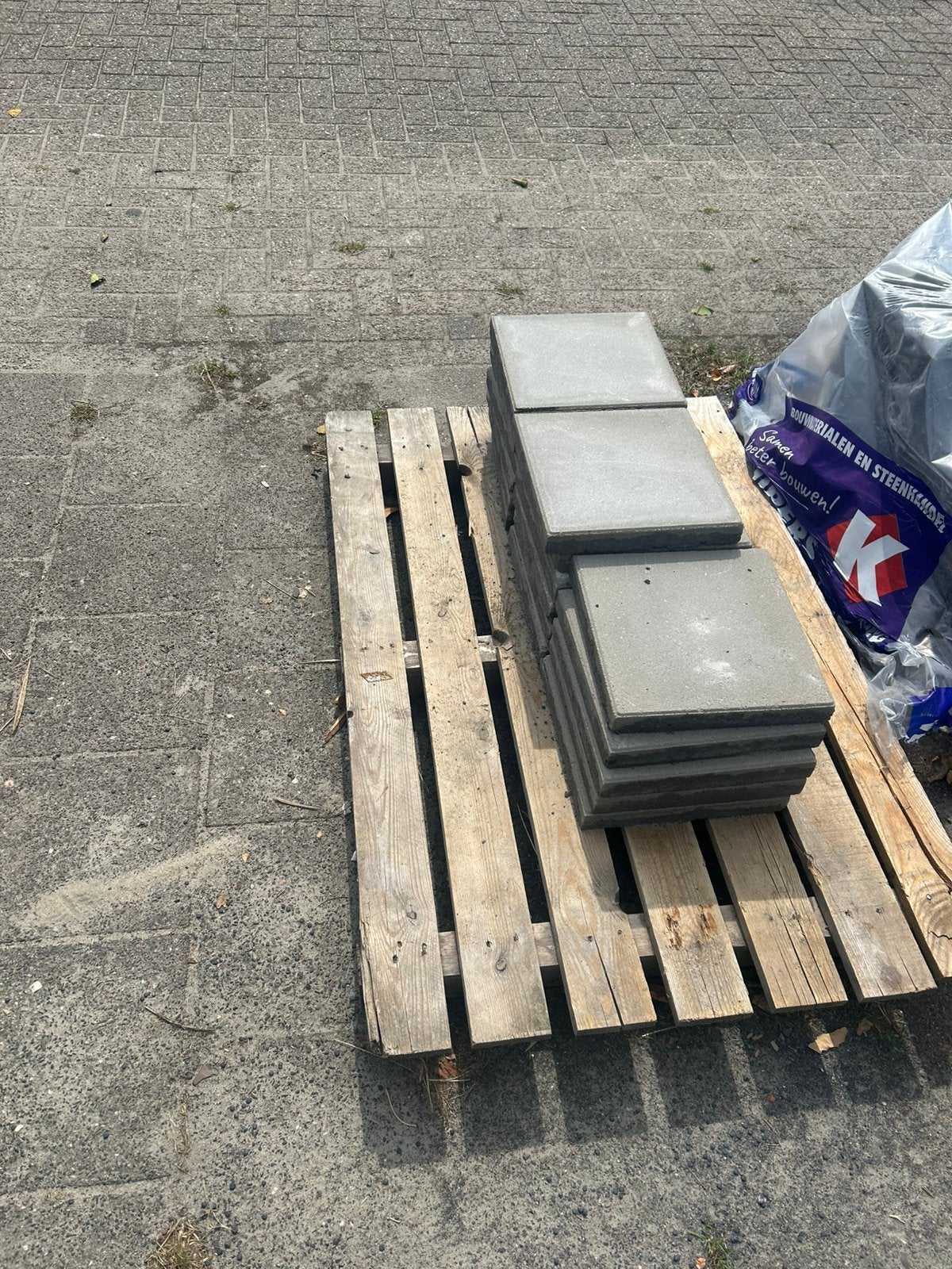 GRATIS 17 nieuwe stoeptegels (excl. pallet), Ophalen, Nieuw, Beton, Terrastegels