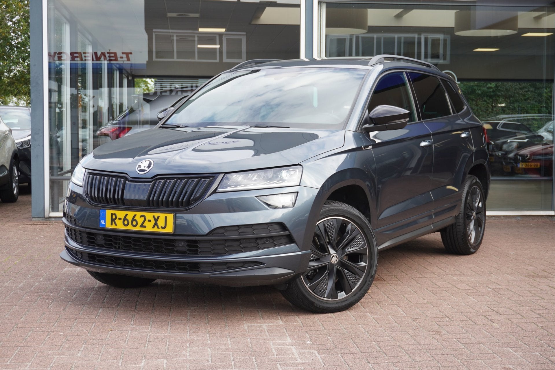 Skoda Karoq 1.5 TSI ACT Sportline Business Automaat | Carpla, Auto's, Dealer onderhouden, Stof, 4 cilinders, Karoq