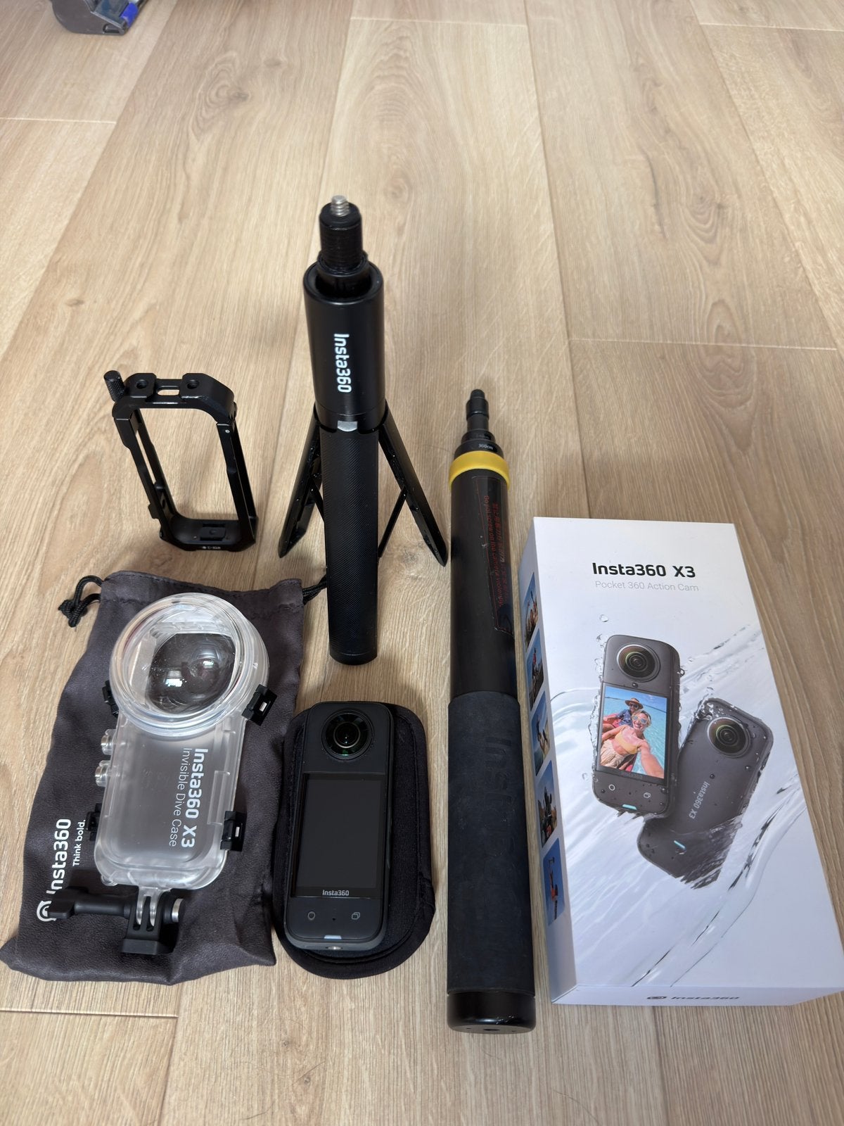 Insta360 X3 evt met accessoires 256GB selfie stick Dive, Ophalen of Verzenden, Zo goed als nieuw, Overige merken