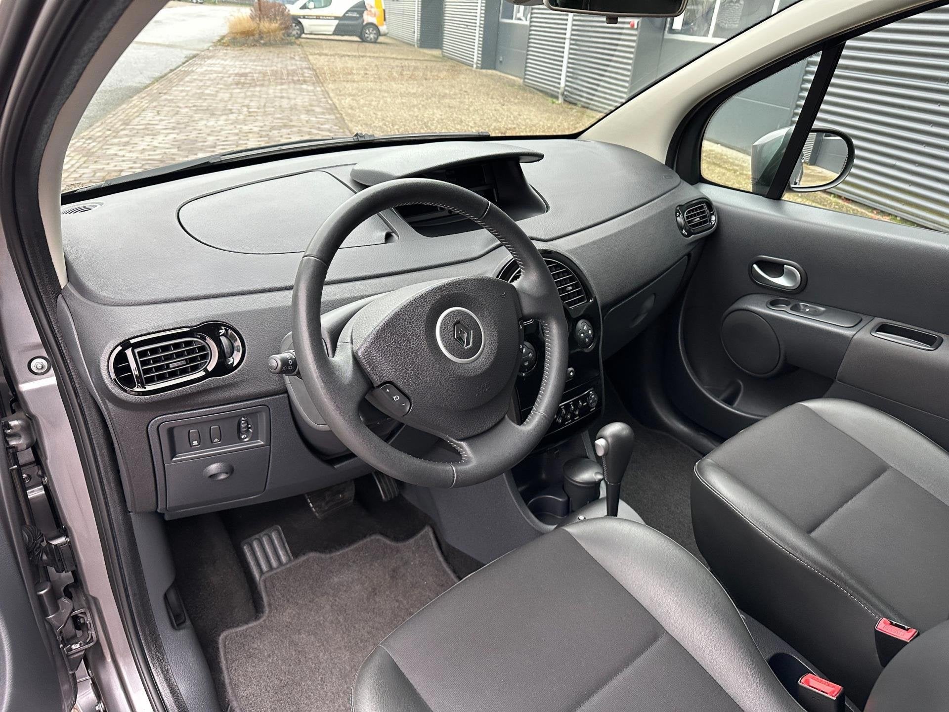 Renault Grand Modus 1.6-16V Night & Day Automaat, Auto's, Euro 5, Stof, Zwart, 4 cilinders