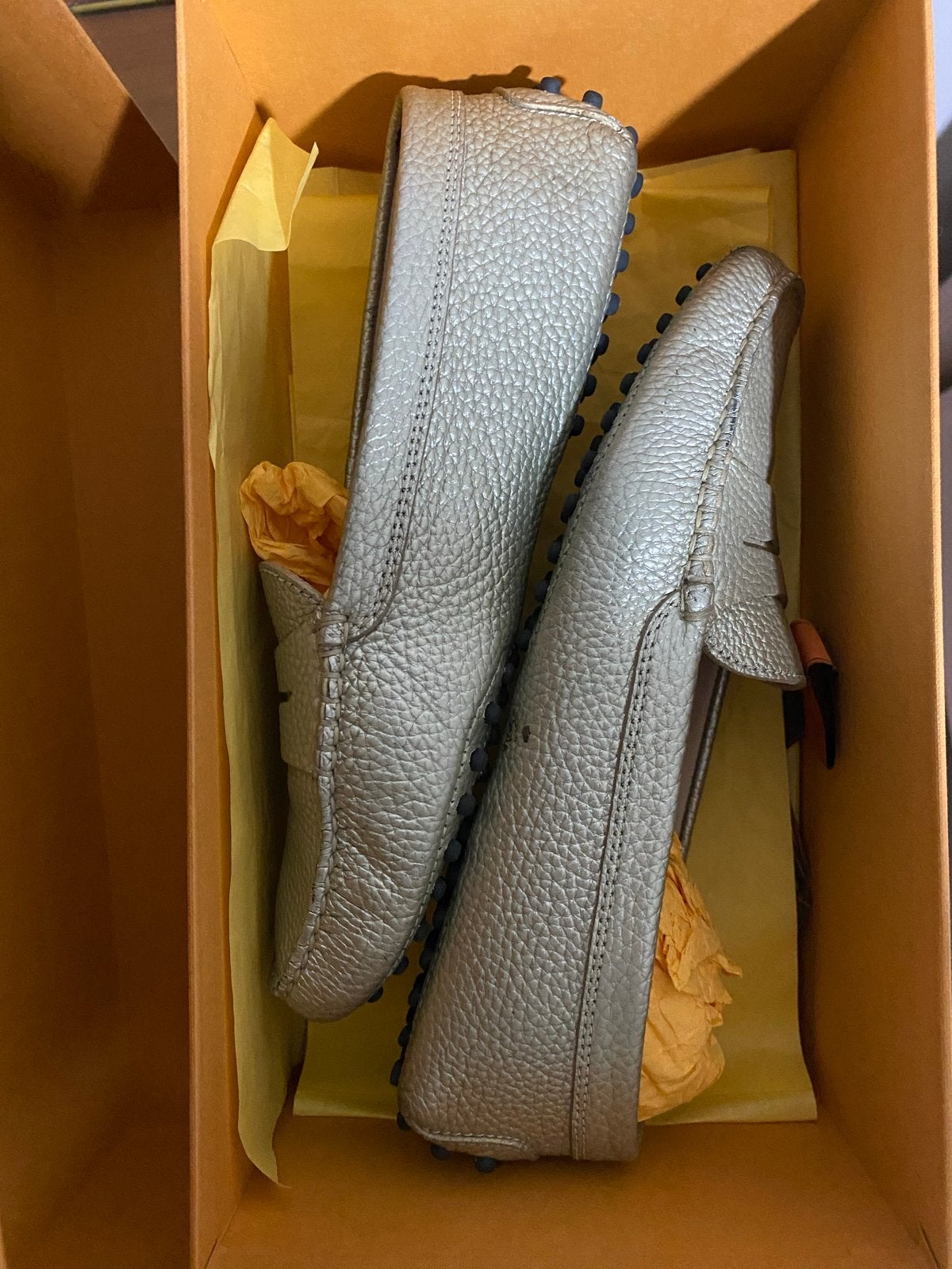 Tod's Instappers Dames - Zo goed als nieuw, Ophalen of Verzenden, Zo goed als nieuw, Beige, Instappers