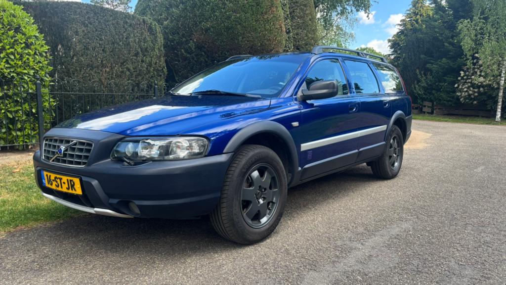 Volvo xc70 v70 2.4T awd 2002 youngtimer schuifdak apk 2027, Auto's, Volvo, 1800 kg, Zwart, Blauw, XC70