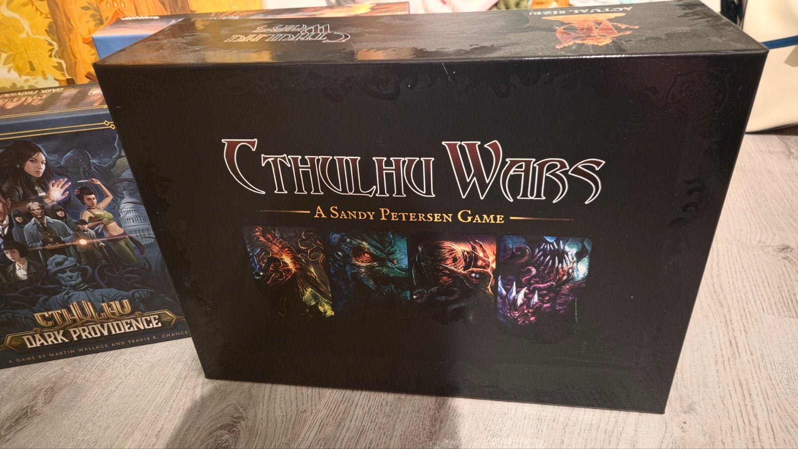 Cthulhu Wars - A Sandy Petersen Game, Drie of vier spelers, Ophalen of Verzenden, Zo goed als nieuw, Petersen Games