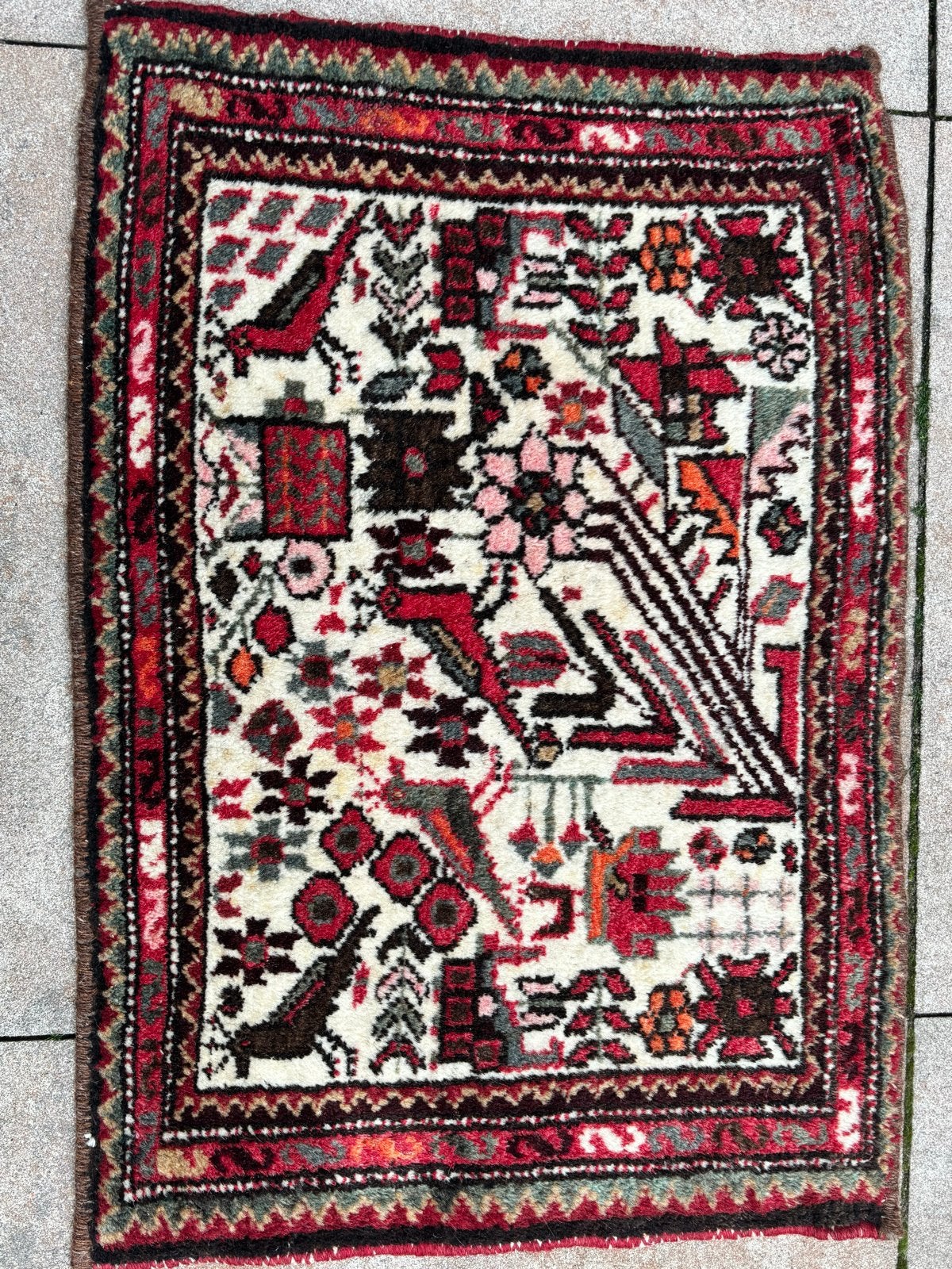 Vintage Perzisch Tafresh kleedje met vogels patroon, Gebruikt, Rechthoekig, Rood, 50 tot 100 cm
