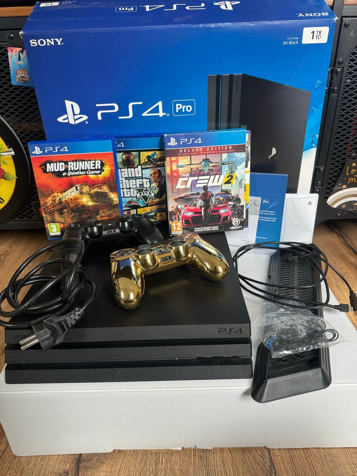 PS4 Pro 1TB met 3 games en 2 controllers, Overige genres, 2 spelers, Eén computer, Ophalen of Verzenden